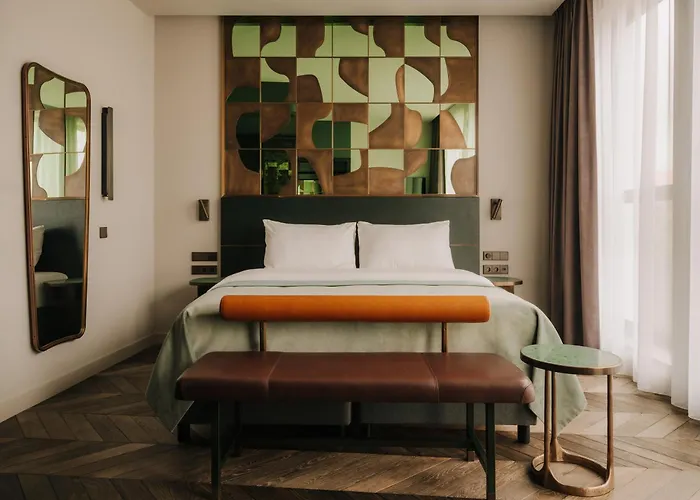 מלון The Cyrus 5*