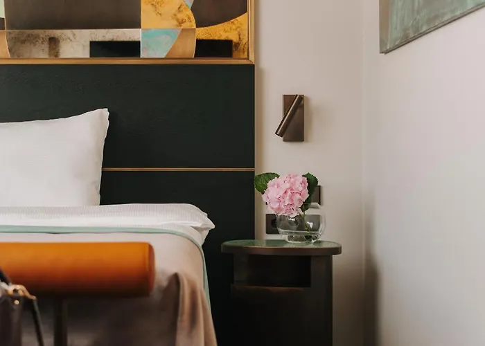 מלון The Cyrus 5*